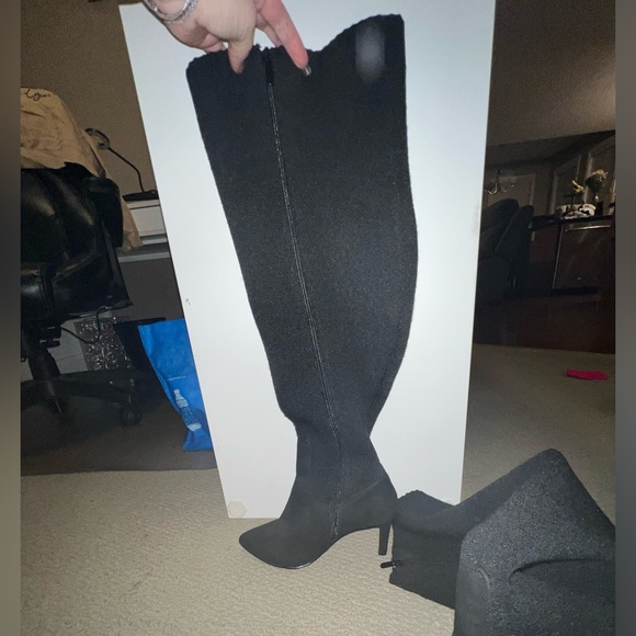 TORRID BNWT size 6W knee high black heeled boots - Picture 4 of 4